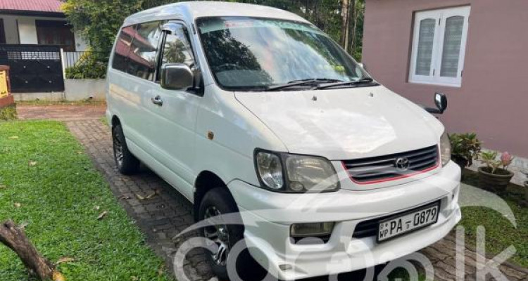 TOYOTA NOAH KR42 2001