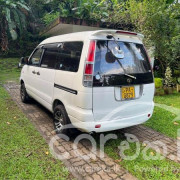 TOYOTA NOAH KR42 2001