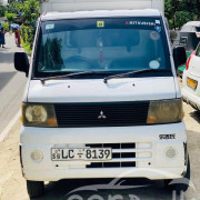 MITSUBISHI MINICAB 2002