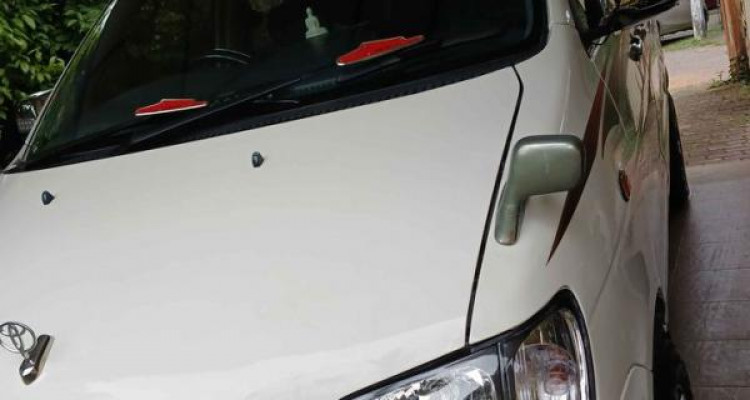 TOYOTA NOAH KR42 2000