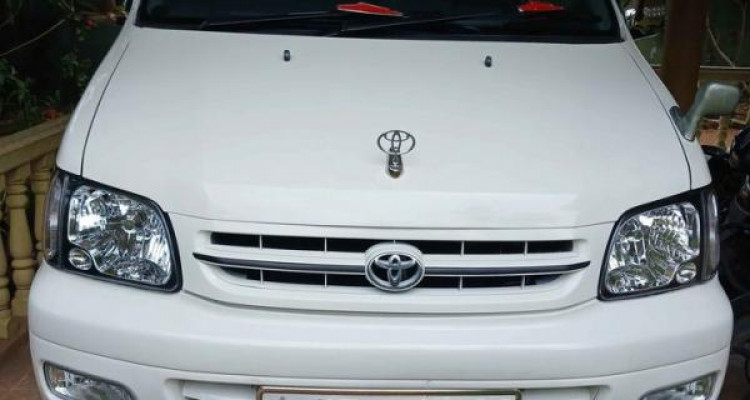 TOYOTA NOAH KR42 2000