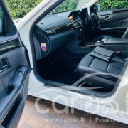 MERCEDES BENZ E300 2011