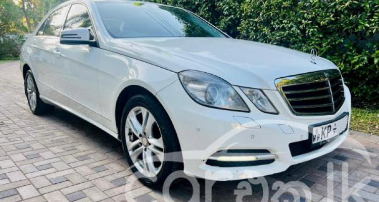 MERCEDES BENZ E300 2011