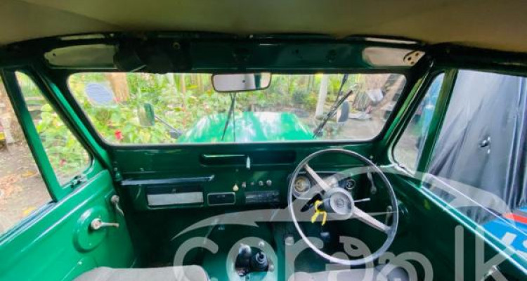 MITSUBISHI 4DR 1966