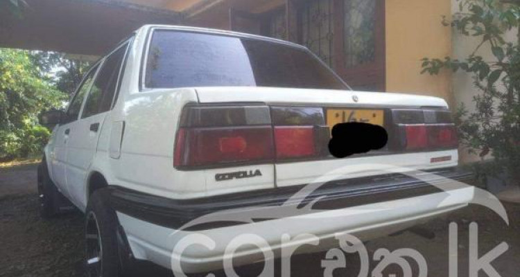 TOYOTA COROLLA AE81 1986