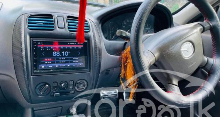 MAZDA FAMILIA 2000