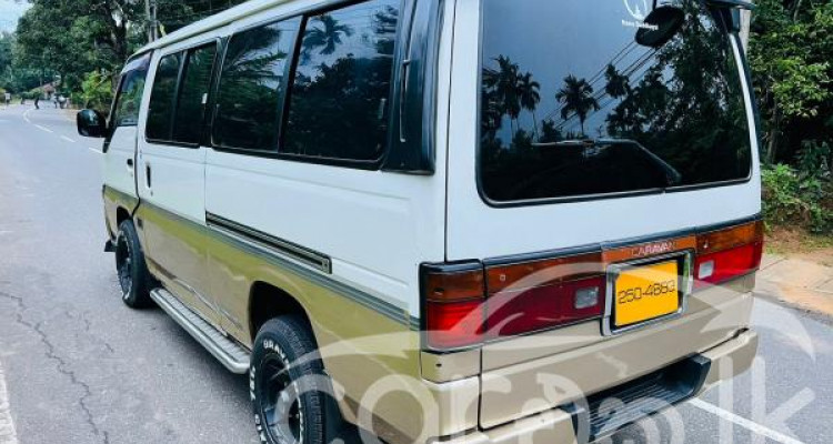 NISSAN CARAVAN E24 1992