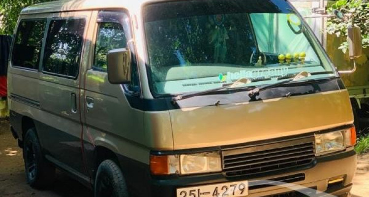 NISSAN CARAVAN 1994