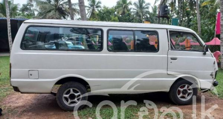 TOYOTA HIACE LH30 1982