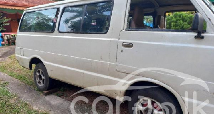 TOYOTA HIACE LH30 1982