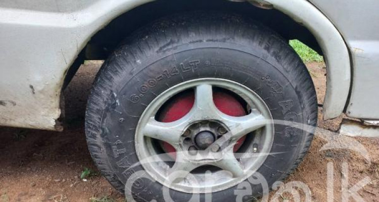 TOYOTA HIACE LH30 1982