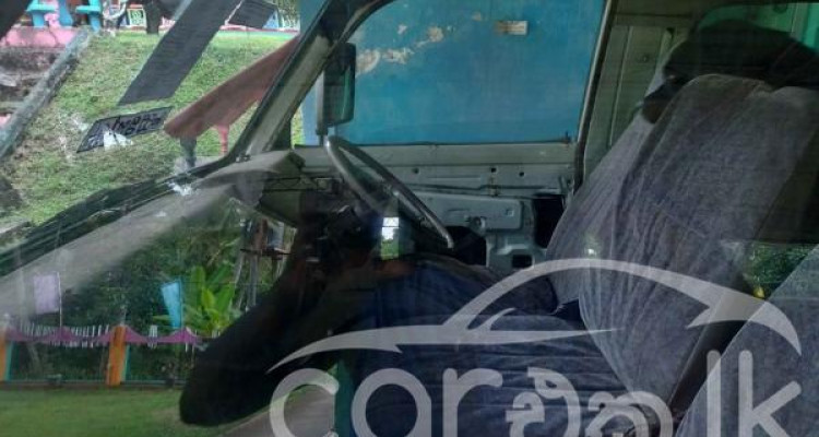 TOYOTA HIACE LH40 1981