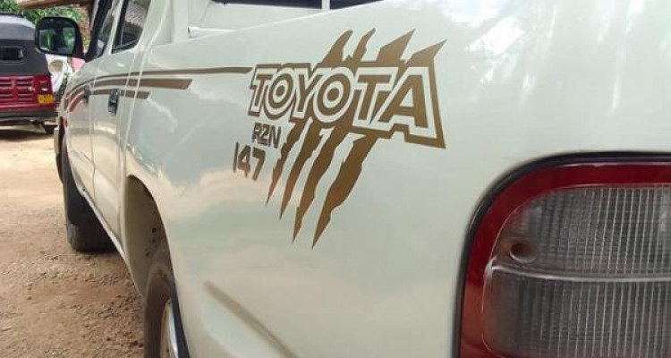 TOYOTA HILUX 1999