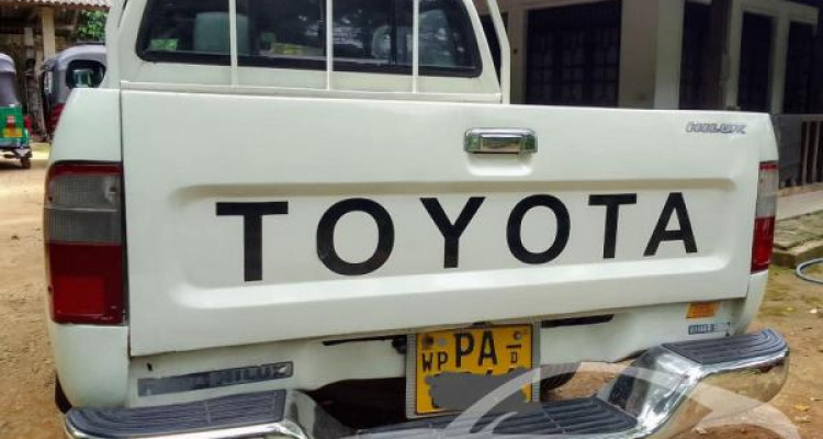 TOYOTA HILUX 1999