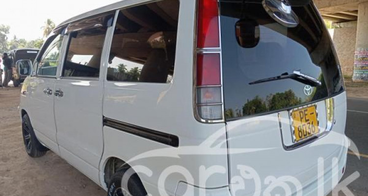 TOYOTA NOAH CR42 2004