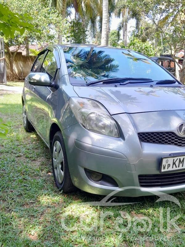 TOYOTA VITZ 2009