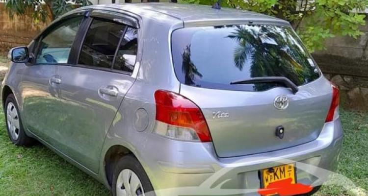 TOYOTA VITZ 2009