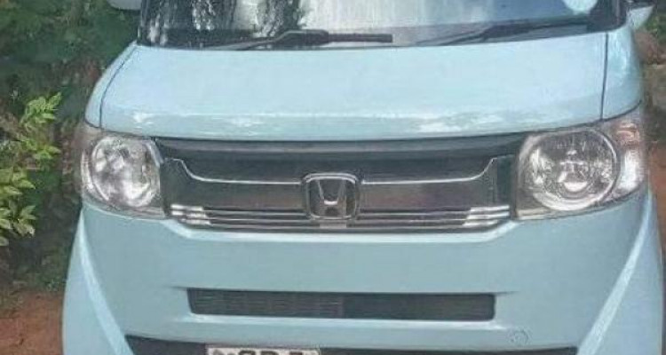 HONDA N-BOX 2016