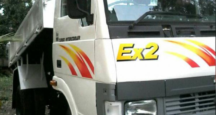TATA TIPPER 2012
