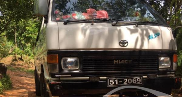 TOYOTA HIACE LH61 1985