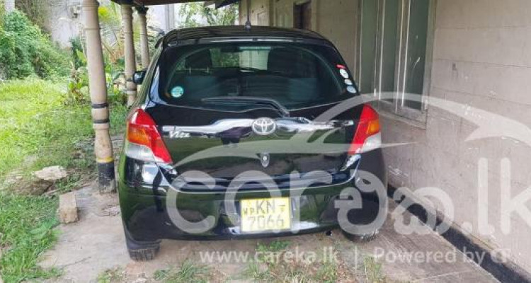 TOYOTA VITZ 2009