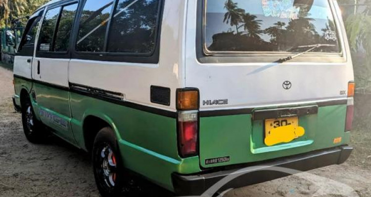 TOYOTA HIACE LH61 1983