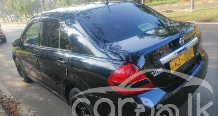 NISSAN TIIDA 2008