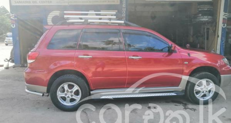 MITSUBISHI OUTLANDER 2003