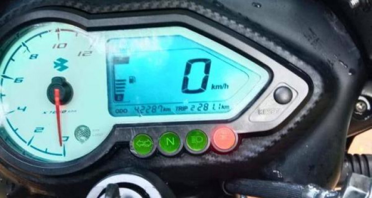 BAJAJ PULSAR 150 2019