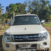 MITSUBISHI MONTERO 2013