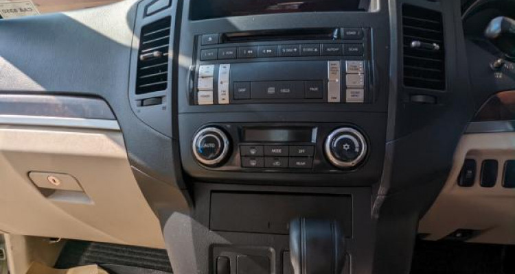 MITSUBISHI MONTERO 2013