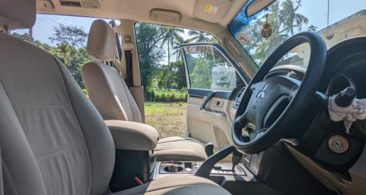 MITSUBISHI MONTERO 2013