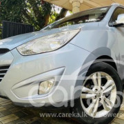 HYUNDAI TUSCANI 2011