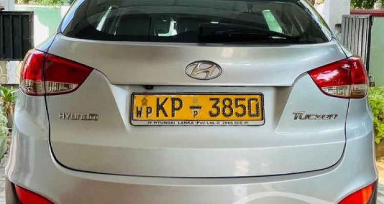 HYUNDAI TUSCANI 2011