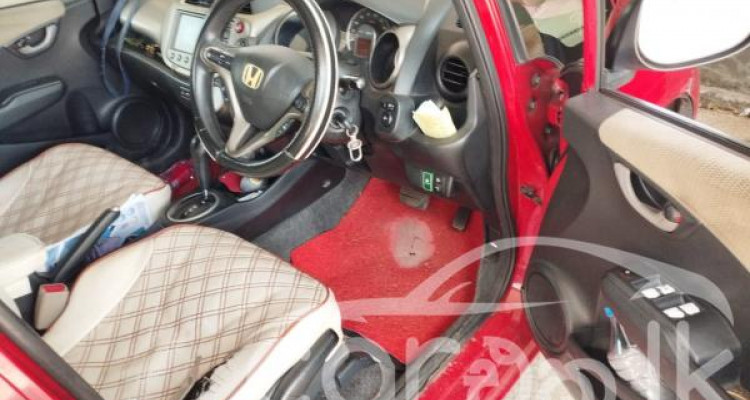 HONDA FIT GP1 2011