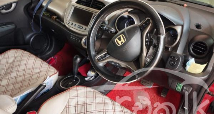 HONDA FIT GP1 2011