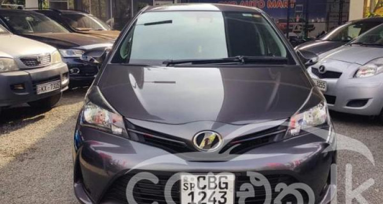 TOYOTA VITZ 2016