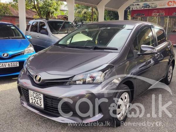 TOYOTA VITZ 2016