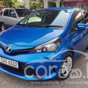 TOYOTA VITZ 2015