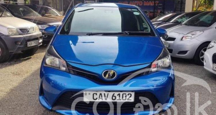 TOYOTA VITZ 2015