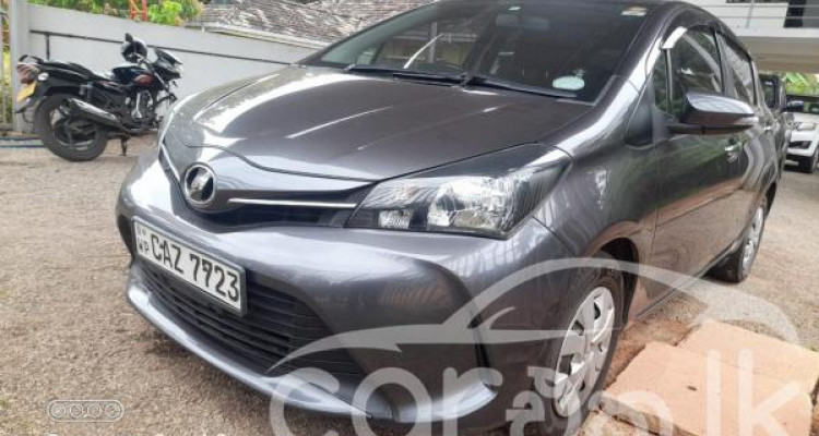 TOYOTA VITZ 2016