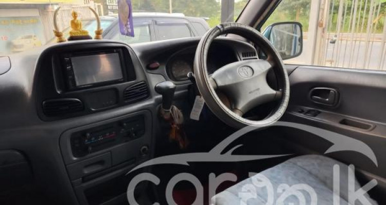TOYOTA NOAH CR42 2000