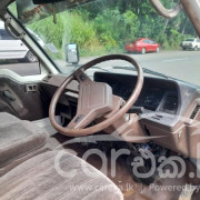 TOYOTA HIACE 1983