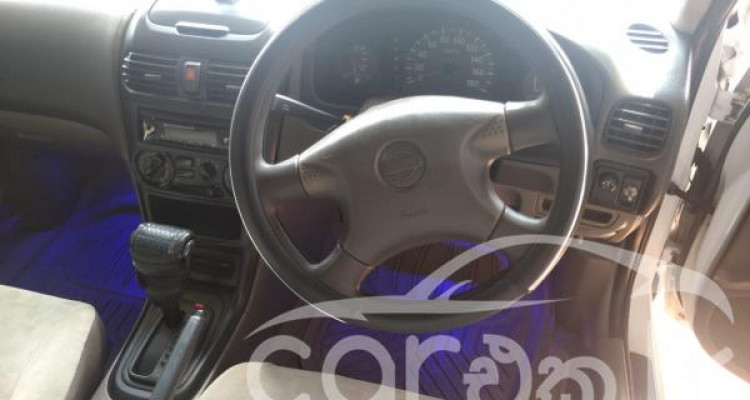 NISSAN SUNNY 2001