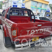 TOYOTA HILUX 2000