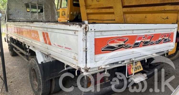 ISUZU ELF 2001