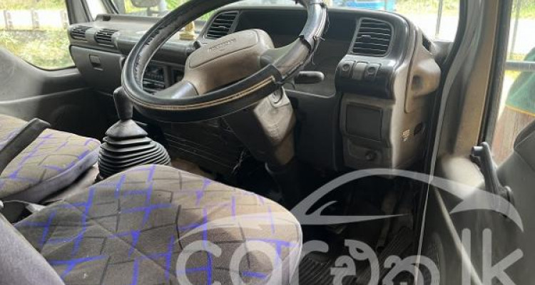 ISUZU ELF 2001