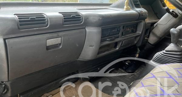 ISUZU ELF 2001