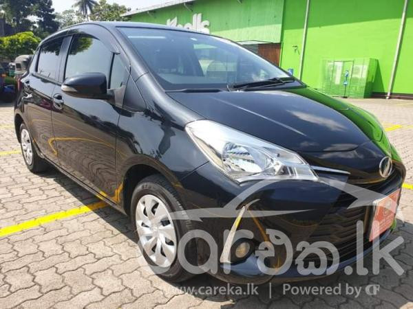 TOYOTA VITZ 2017