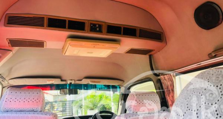 TOYOTA GRAND CABIN 2001